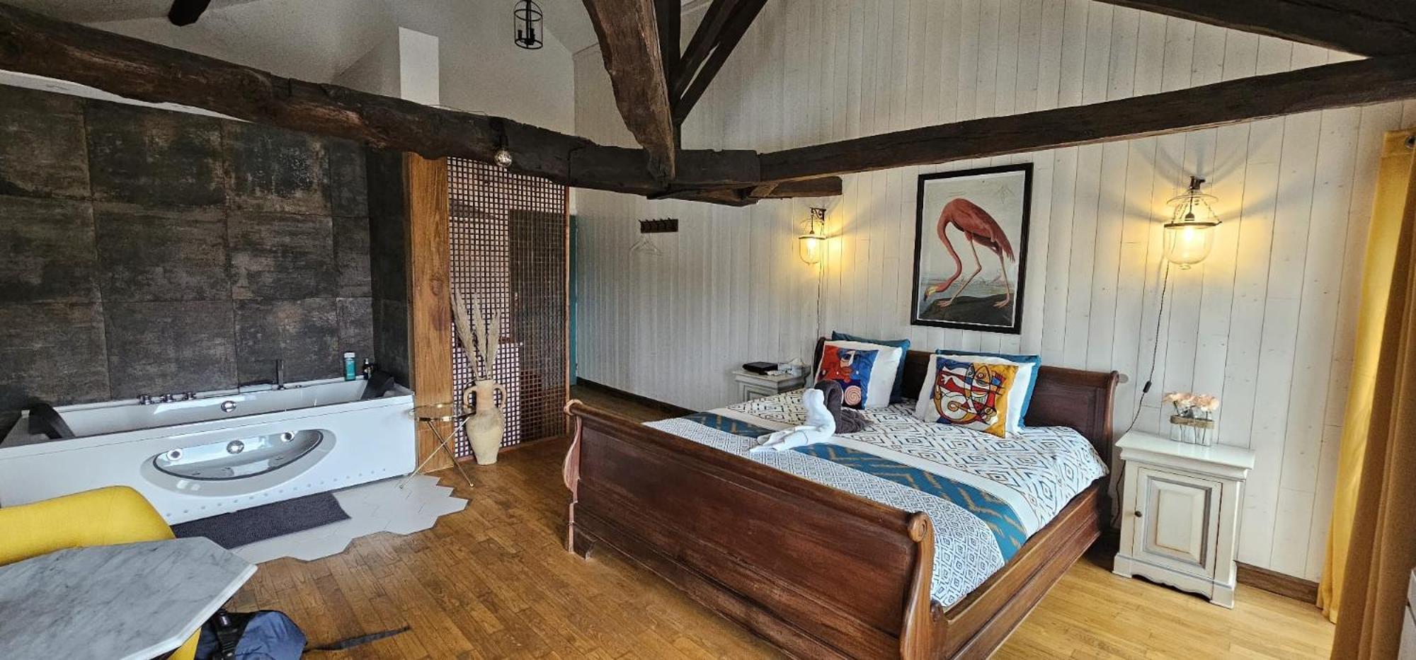 Suite Penthouse Romantique, Confolens, Charente Exterior foto